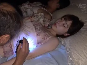 Một nàng thơ cả trường ngưỡng mộ lại là một dâm nữ thích địt với tôi