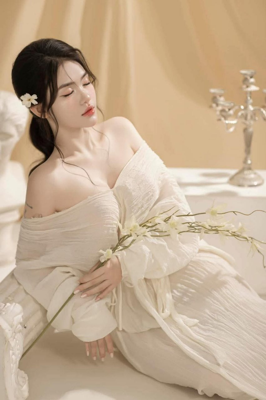 Thanh niên số hưởng chịch cô bạn gái lạ nhầm phòng